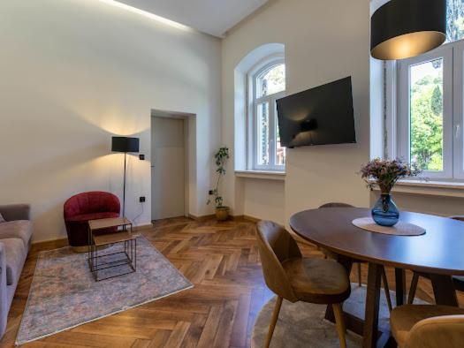 Polai Park Apartments Экстерьер фото