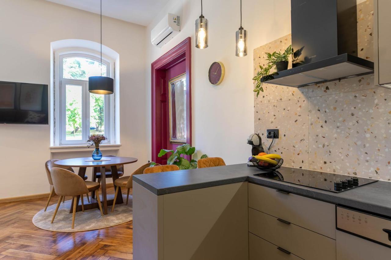 Polai Park Apartments Экстерьер фото