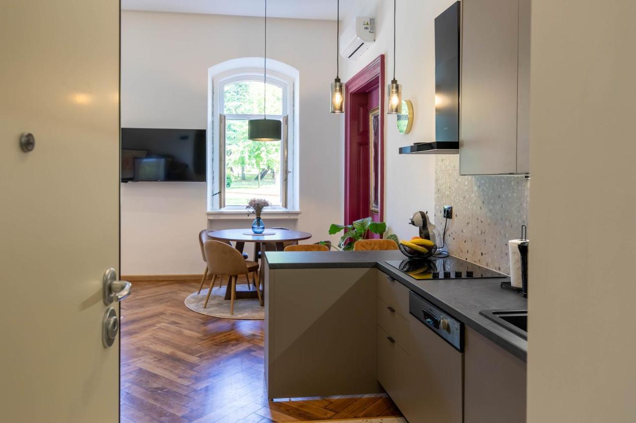 Polai Park Apartments Экстерьер фото